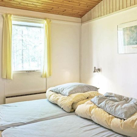 6 Person Holiday Home In Aakirkeby Vester Somarken Exterior foto